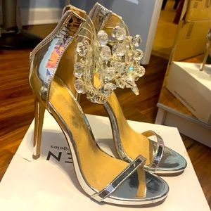 CRYSTAL STONE HEELS 🔥